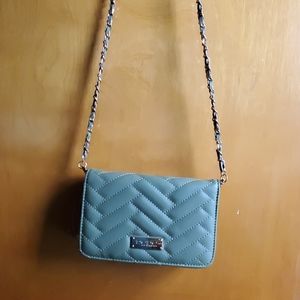 A crossbody bag